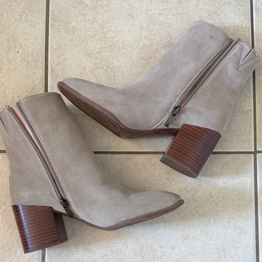 NWOT BOHO WESTERN Nordstrom Stone Suede Ankle Booties